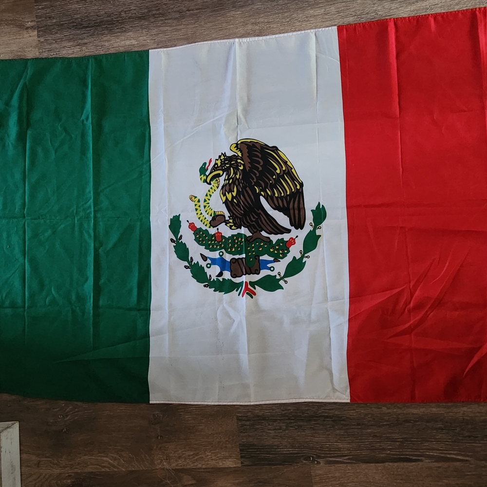 Mexico Flag With Eagle (Size: 35" × 60")
